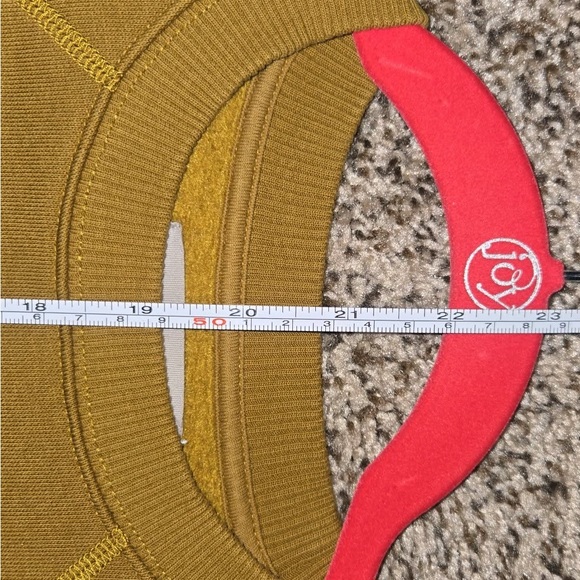 Everlane Crewneck Sweater - Picture 4 of 4